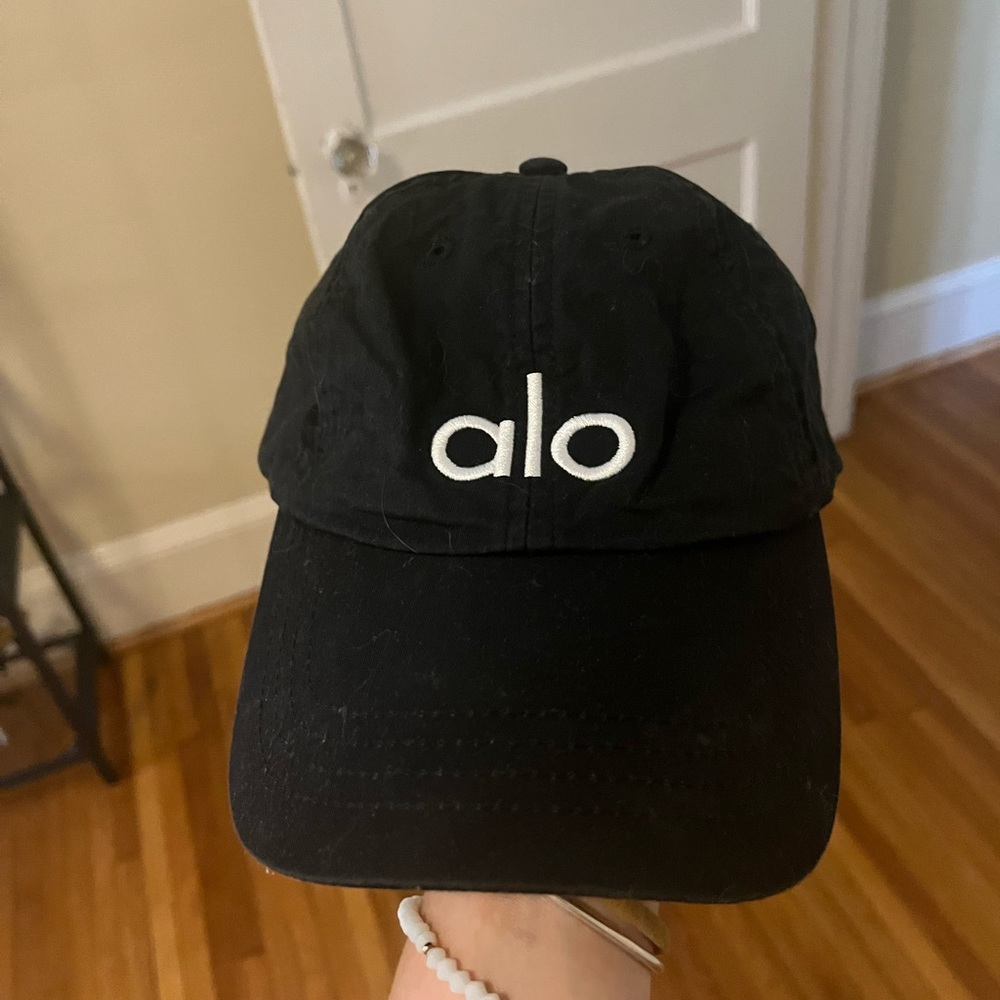 Alo Off-Duty Hat - Black / White